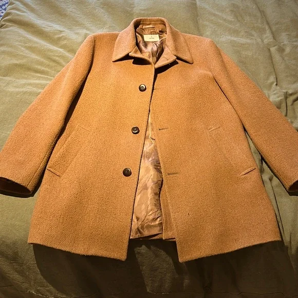 La Paz coat
Made in Portugal
Size L - Picture 1 of 2